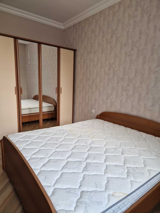 Кровать двуспальная с ортопедическим матрасом размеры 200 на 180