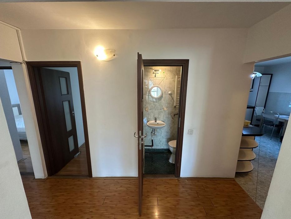 Apartament 4 camere, 2 bai, balcon, garaj, et 2/9  Tudor