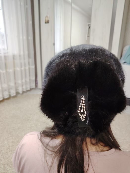 Продам норковую женскую шапку