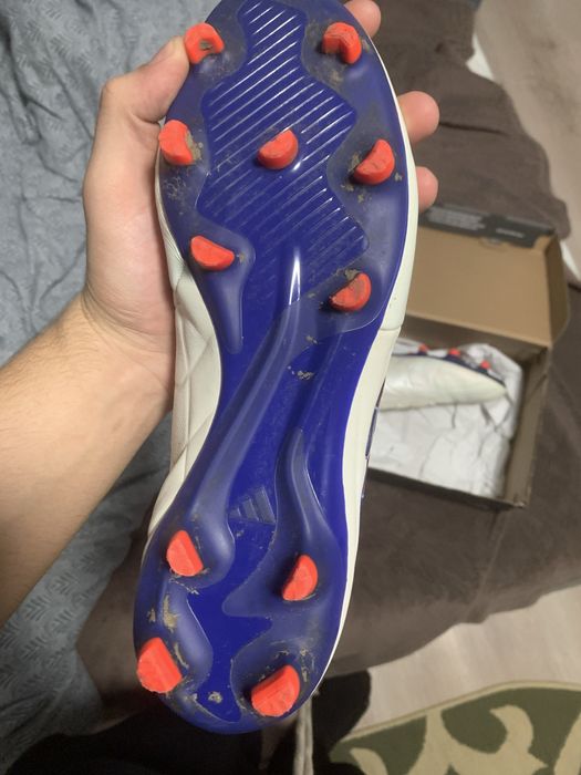 Ghete de fotbal marimea 42