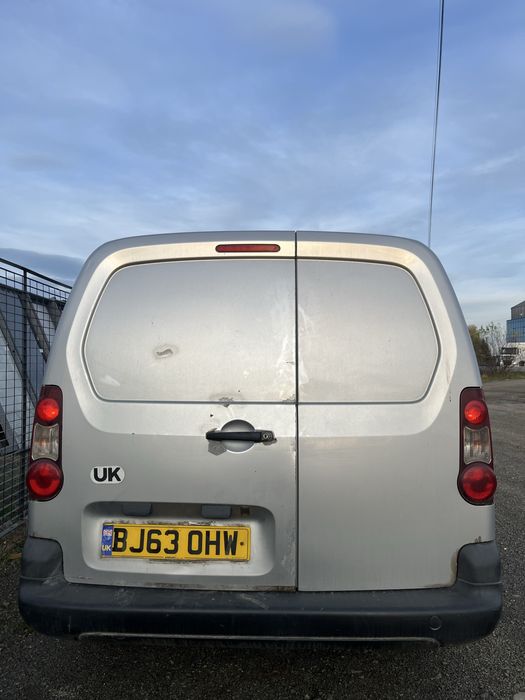 Vând Peugeot Partner