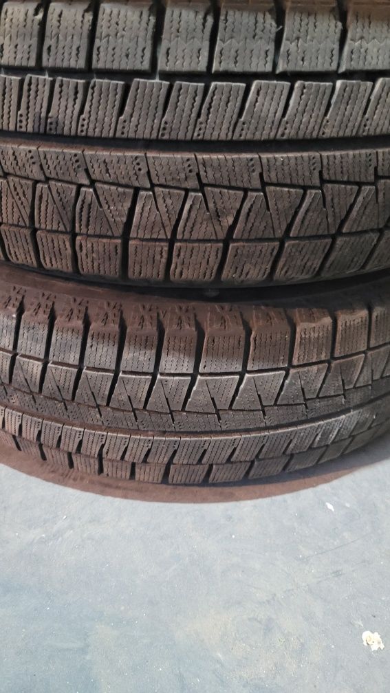 Bridgestone Blizzak 185 65 r 15 комплект шин