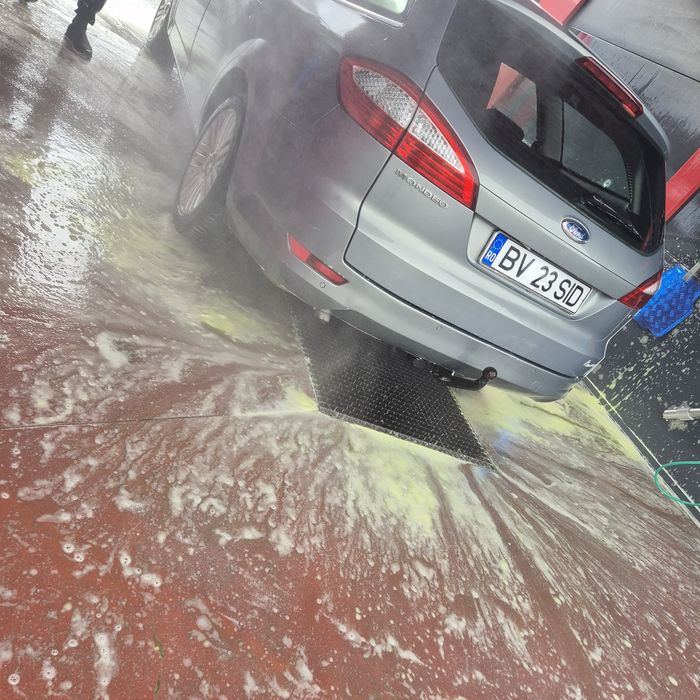 Ford mondeo 4 k  detalii in priv