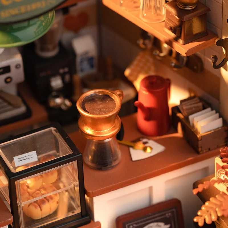 Миниатюрна къщичка: Slow Life Cafe – DIY комплект с LED осветление