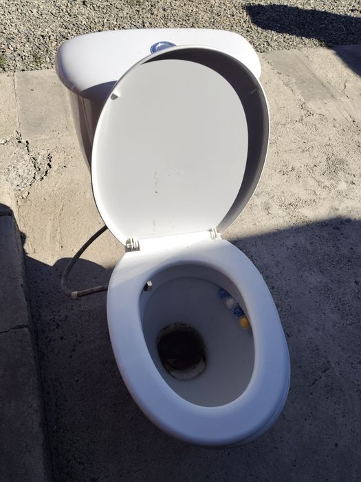 Унитаз б/у продается