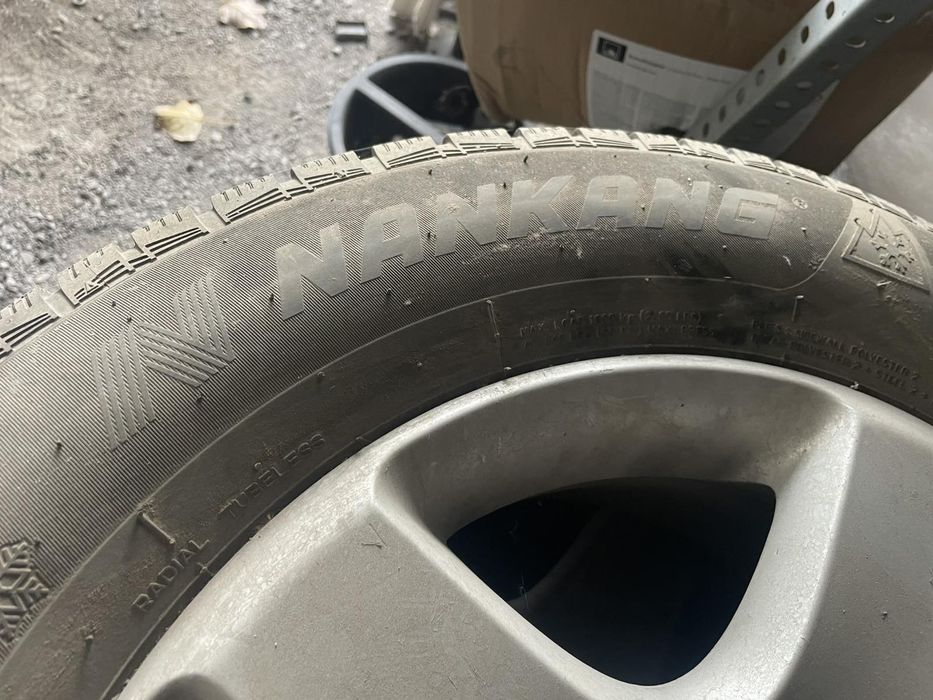 Гуми за Фолксваген Таурег