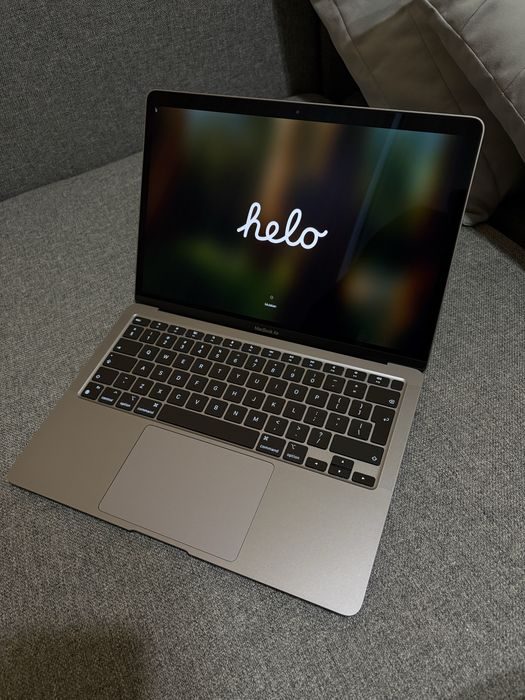 MacBook Air M1 13” 8GB/256GB 100% sanatatea bateriei
