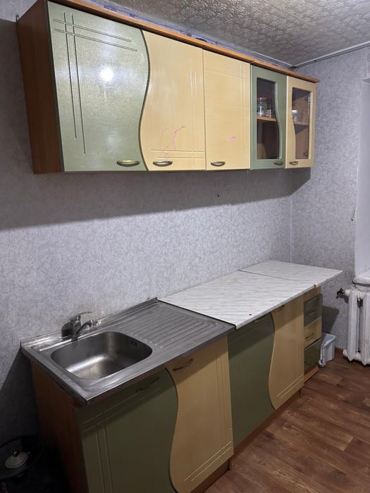 Продам Кухонный дешего