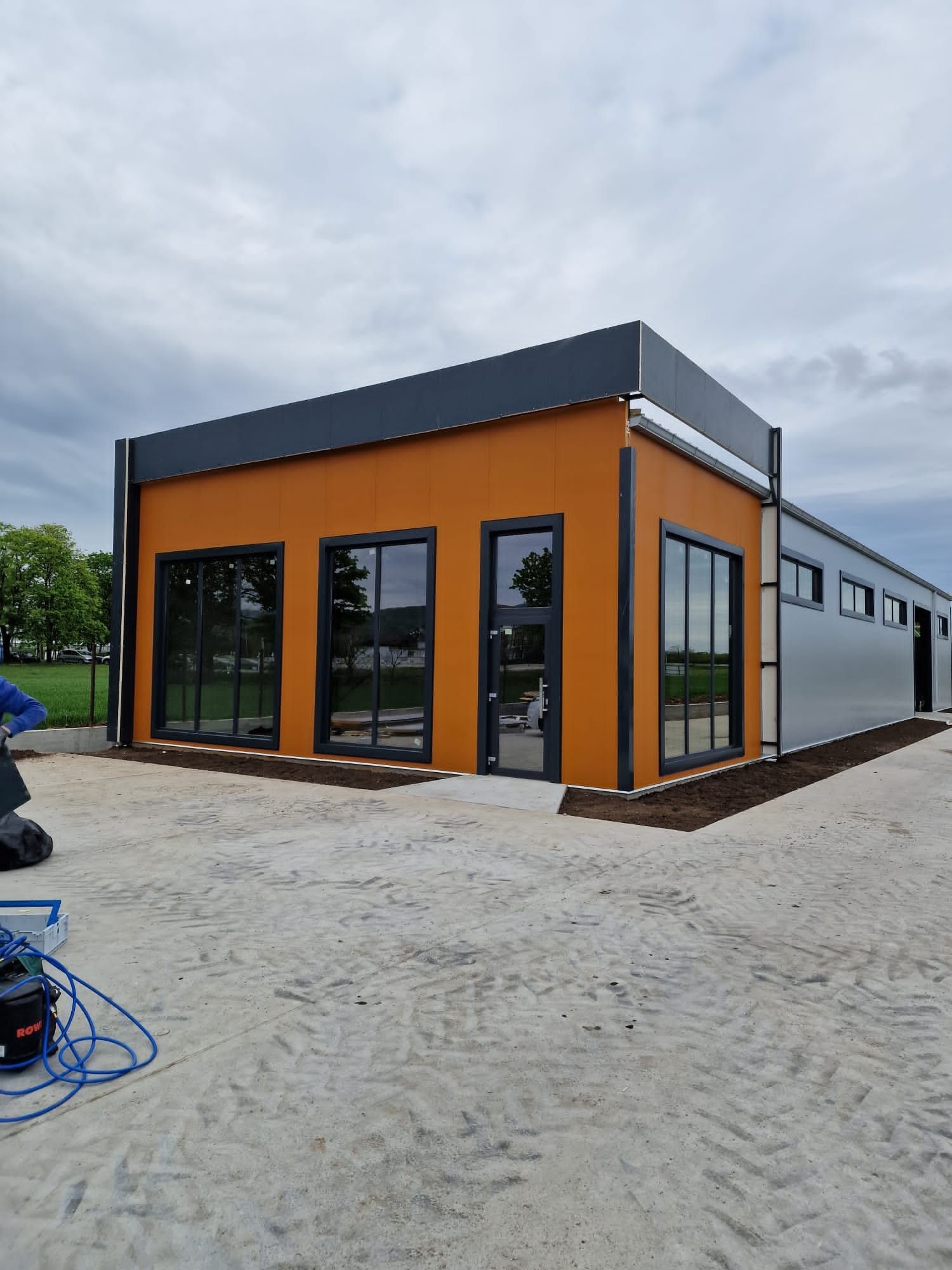 Executam hale metalice design personalizat după proiectul tău!