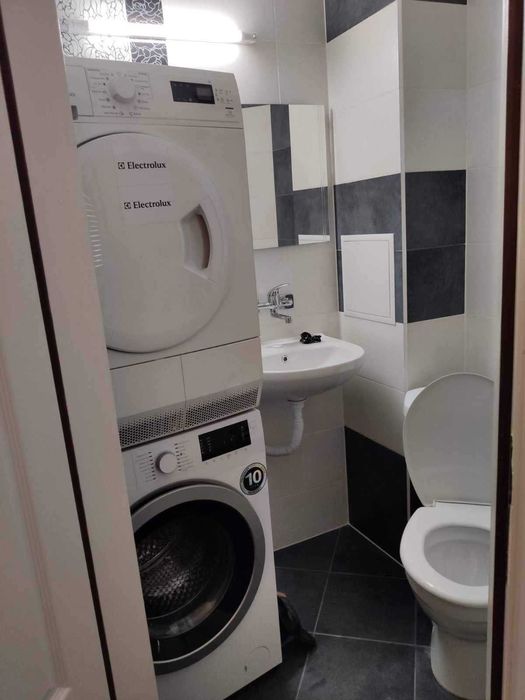 Дава се под наем Тристаен апартамент в Бургас, Възраждане - 100 кв.м за 500 € - Снимка #2