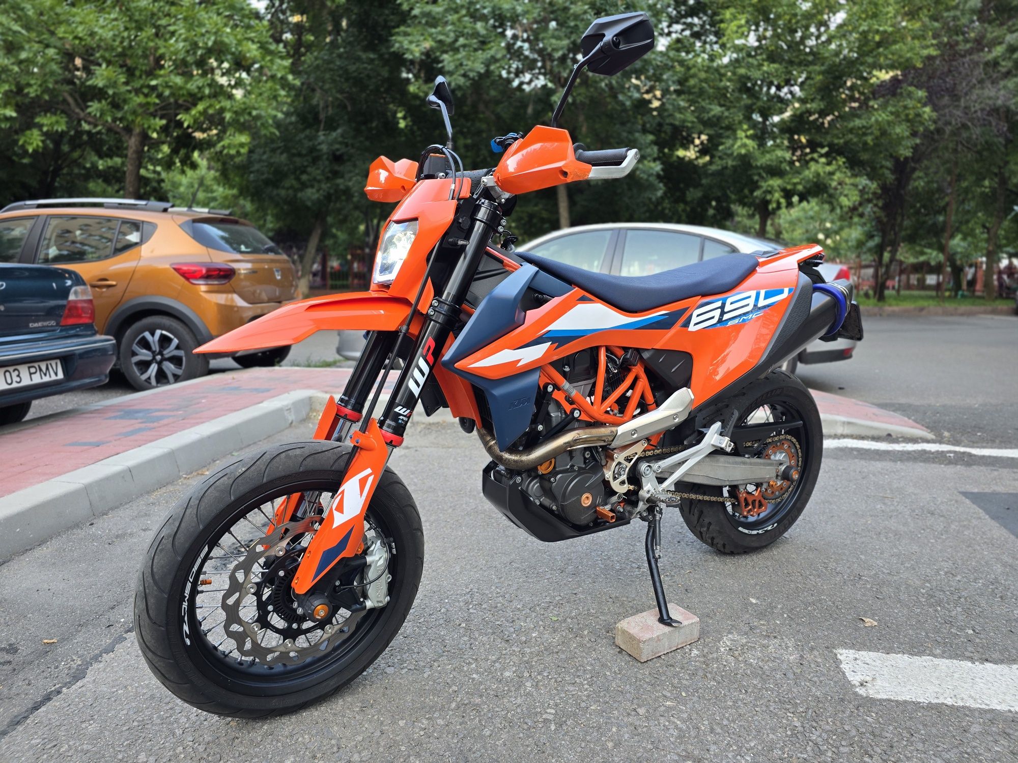 KTM 690 SMC R 2023