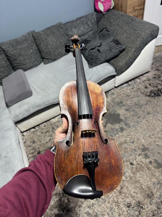 Vand o vioara veche 1880 facuta de fratii Gubruder Wolff