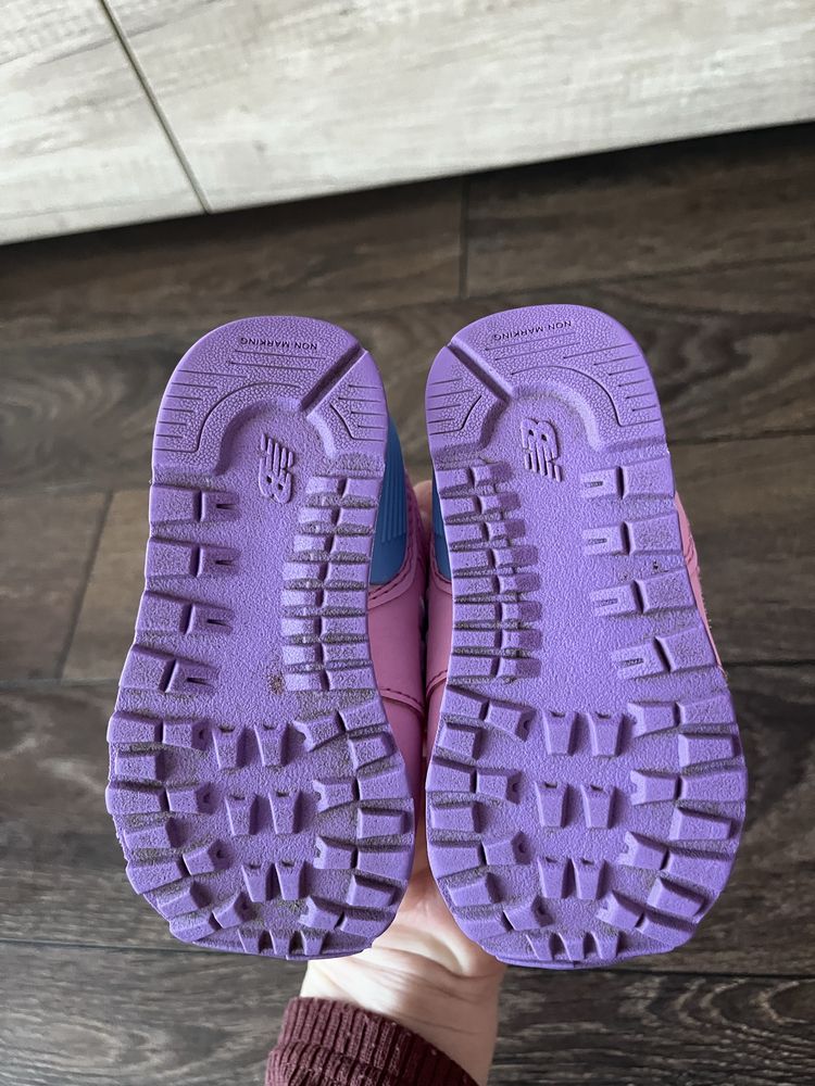 Маратонки New Balance за момиче