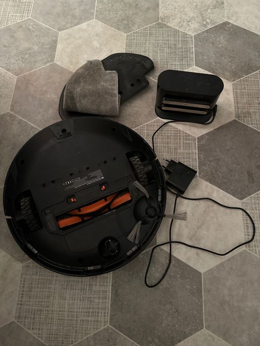 Робот пылесос Mi сухая и влажная уборка