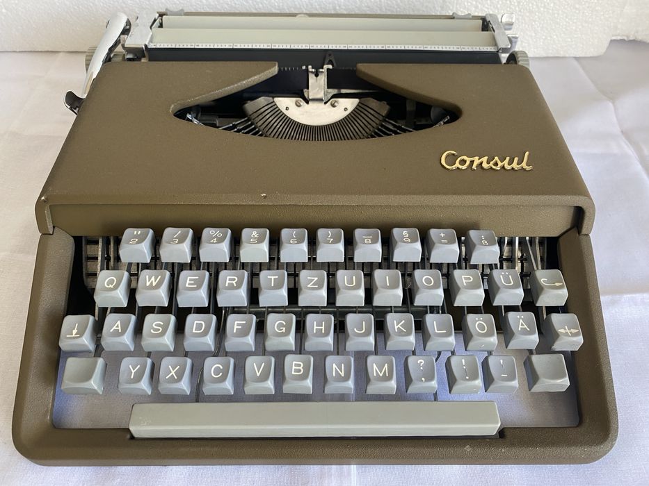 Masina de scris consul army