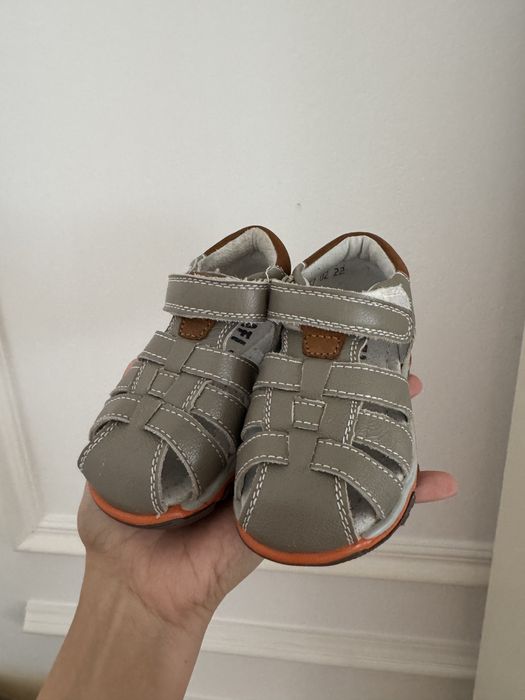 Сандали детские новые