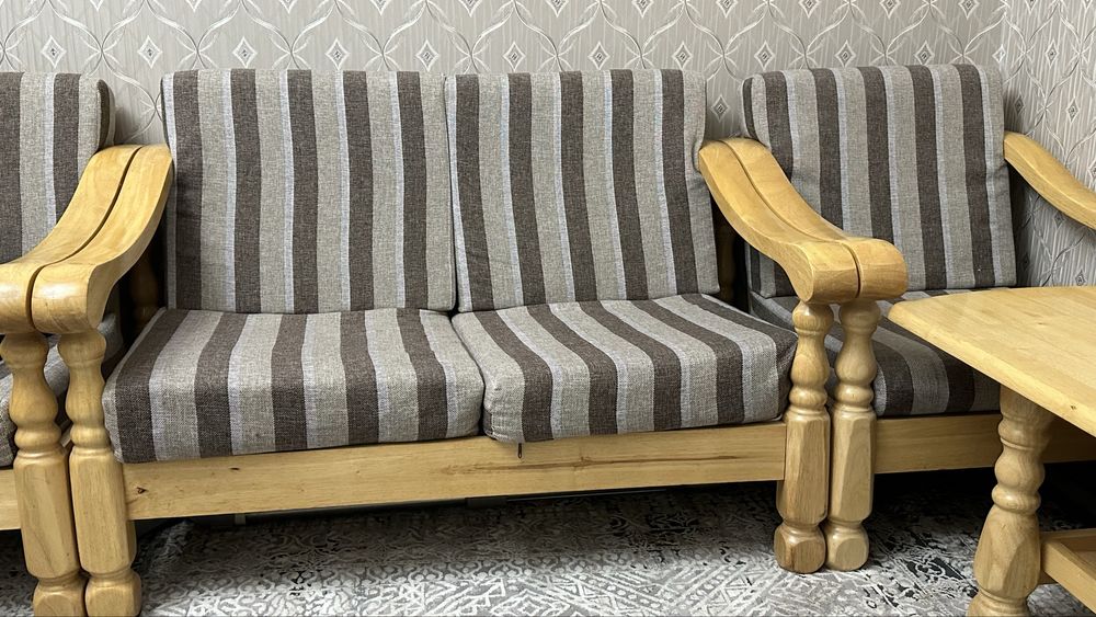 Диван и кресло из дерева