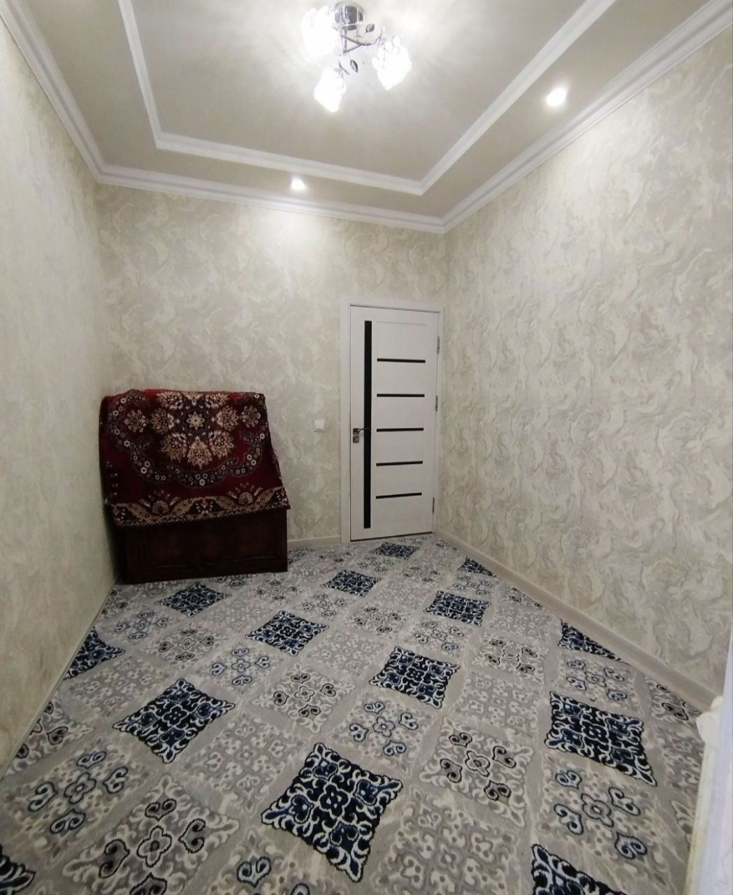 Юнусабад 15 квартал. Продается квартира 4/1/5