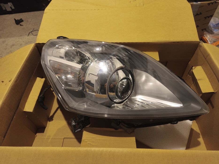 Фарове xenon Zafira B