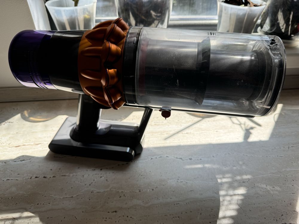 Curatare profesionala aspiratoare Dyson