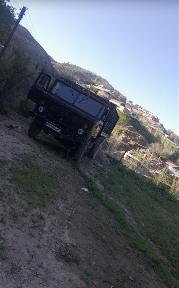 Gaz 66 sotiladi.