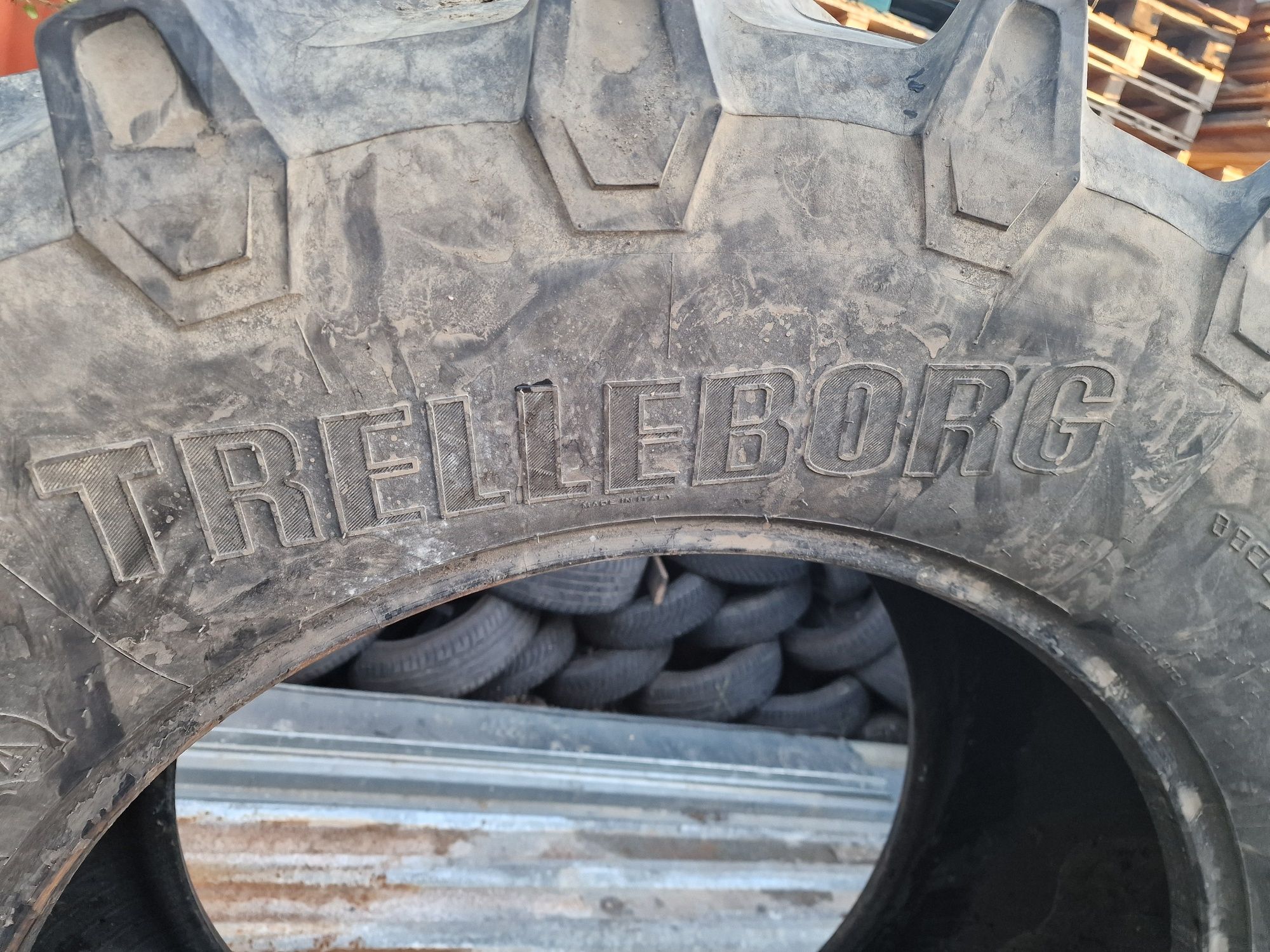 CAUCIUC 650/65R38 marca Trelleborg