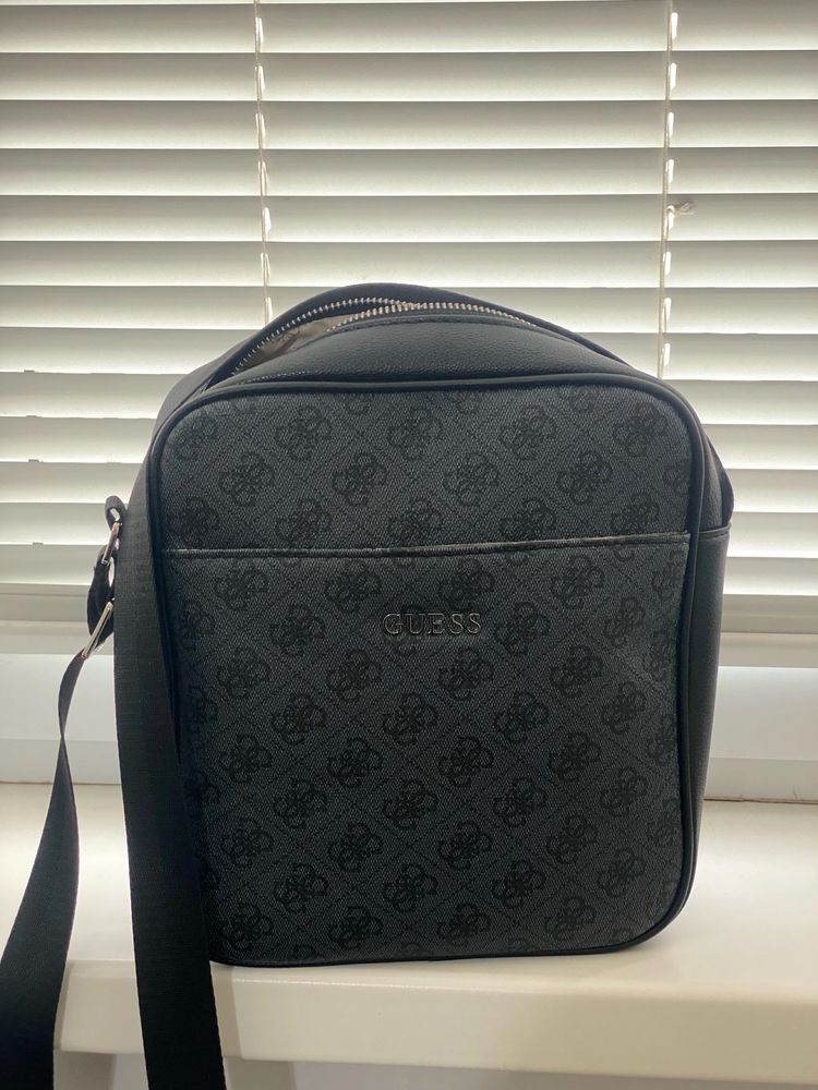 Барсетка от Guess