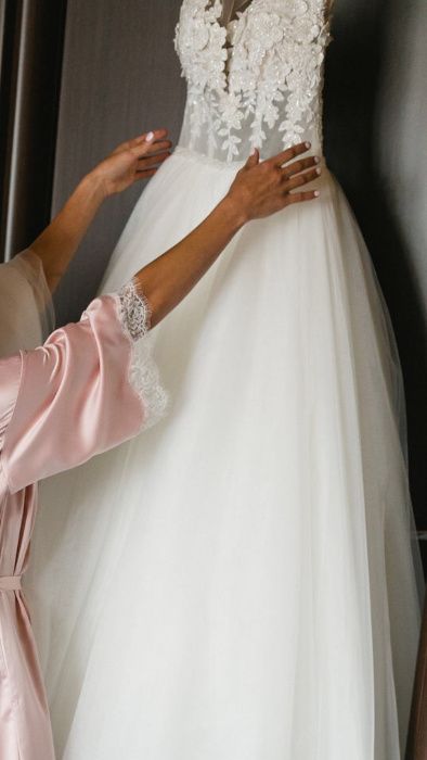 Vand rochie de mireasa marca Esposa Bridal , marimea 36 .