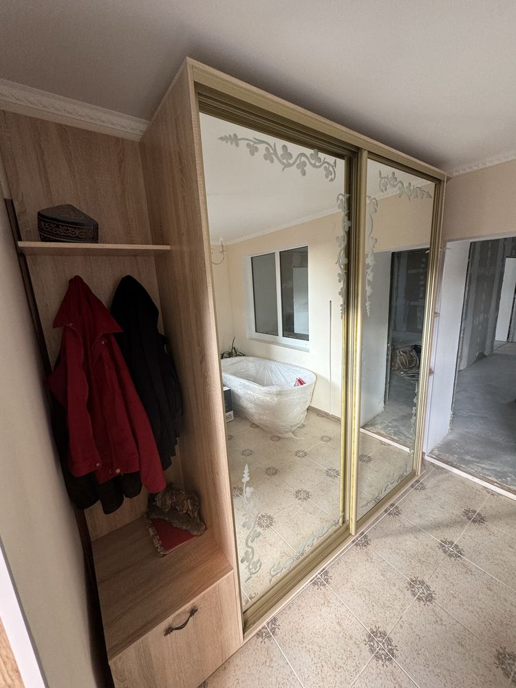 Срочно Продам шкаф купе