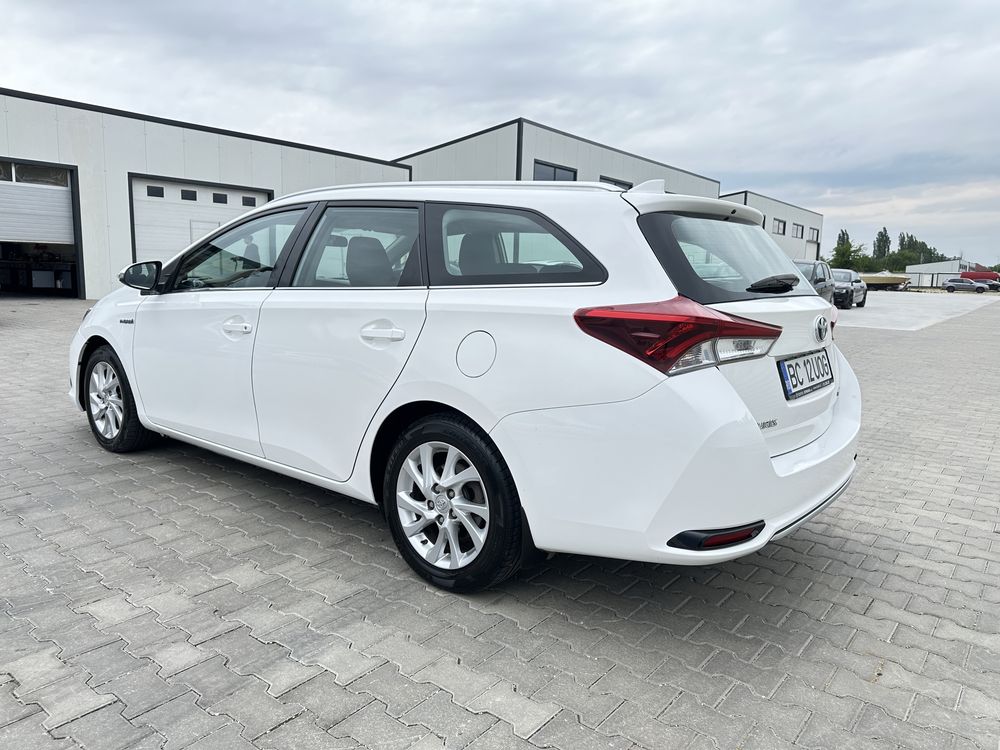 Vand Toyota Auris Hybrid