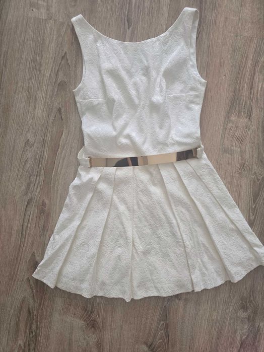 Рокля Junona в бяло