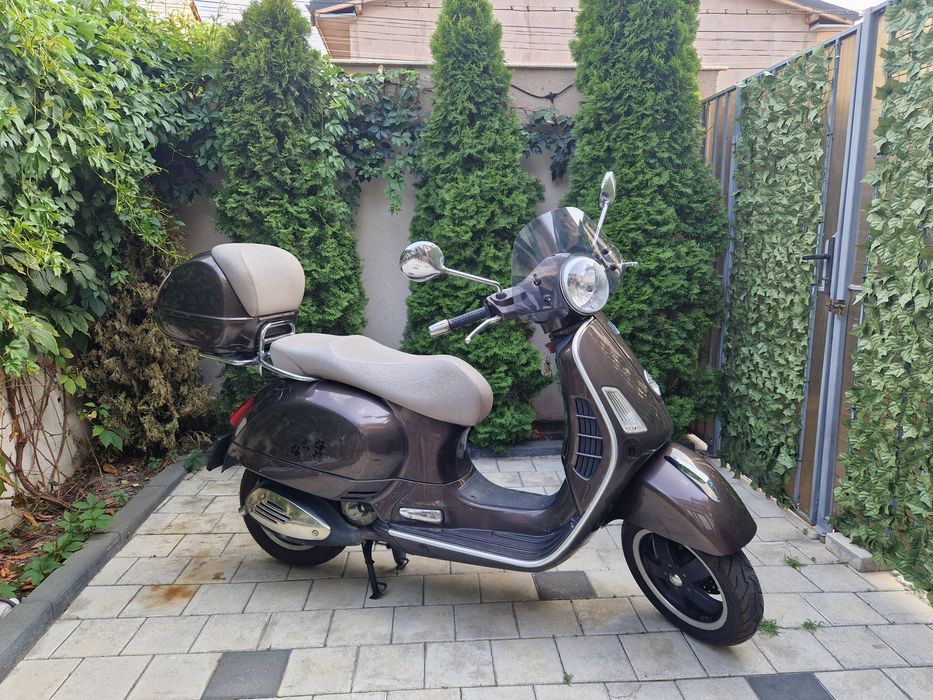 Piaggio Vespa GTS 250