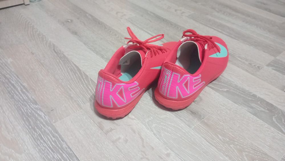 Ghete de fotbal Nike