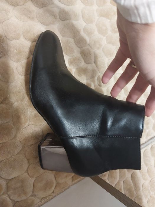 Дамски боти с ток