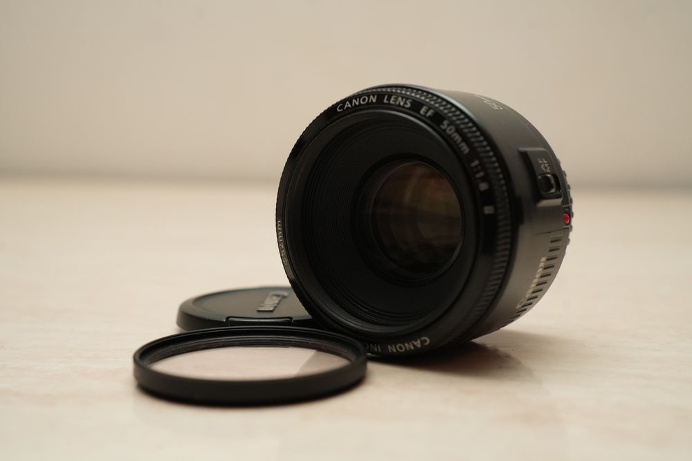 kit Canon 7D + grip + obiectiv 18-135mm + obiectiv 50mm