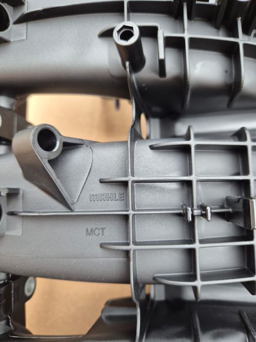 Galerie admisie Noua originala Audi VW 1.8 2.0 TFSI cod 06L133201FR
