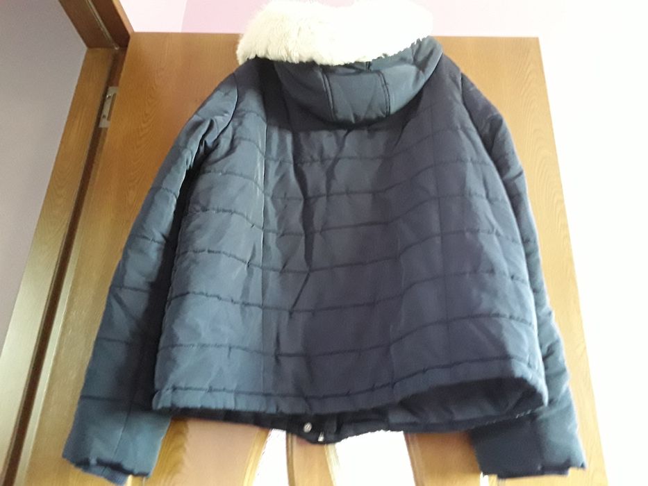 Vând Geacă Damă cu Glugă si Blăniță Mărimea XL