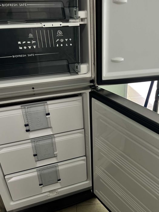 Хладилник с фризер Liebherr KGBes 4046 с два компресора