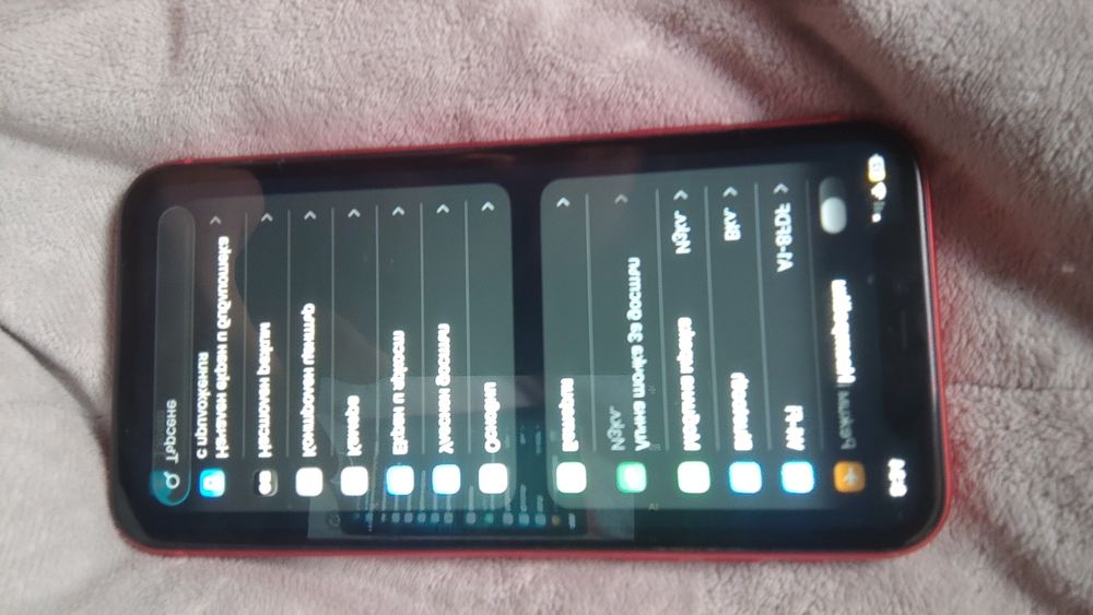 iPhone 11  червен