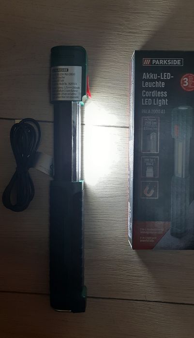 Lampa de lucru cu LED Parkside,magnet si acumulator 3,7v/2000 mAh,Nou!