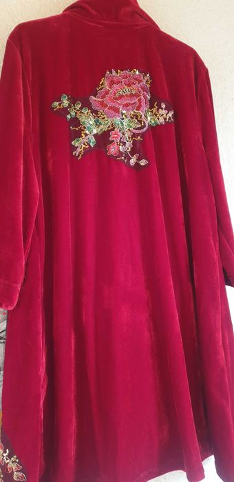 Mantou catifea de mătase cu broderii