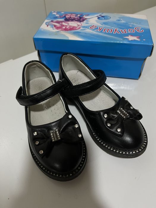 Продам детские туфельки