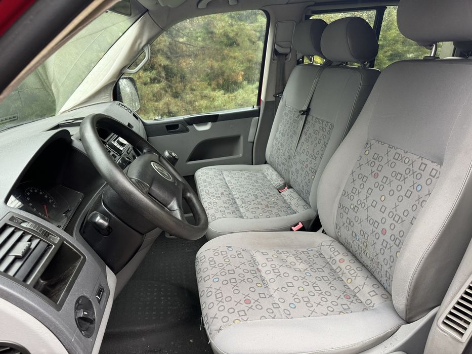 Volkswagen Caravelle T5 8+1 locuri