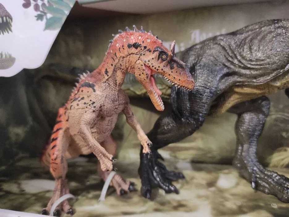 Набор динозавров Тираннозавр и Криолофозавр
