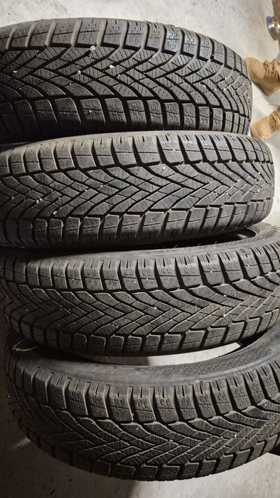Vând cauciucuri AIXAM de iarnă pe 15