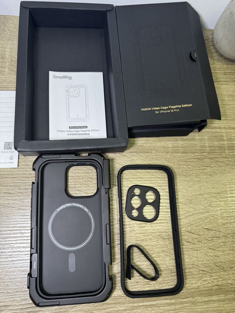 SmallRig 4828 Cage pentru iPhone 16 Pro (ca NOU)