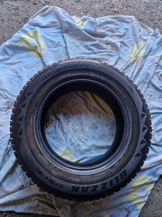 Продам резины зимние шипованные