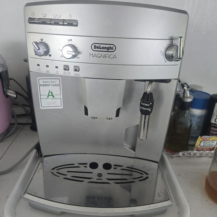 Cafetiera în stare foarte buna