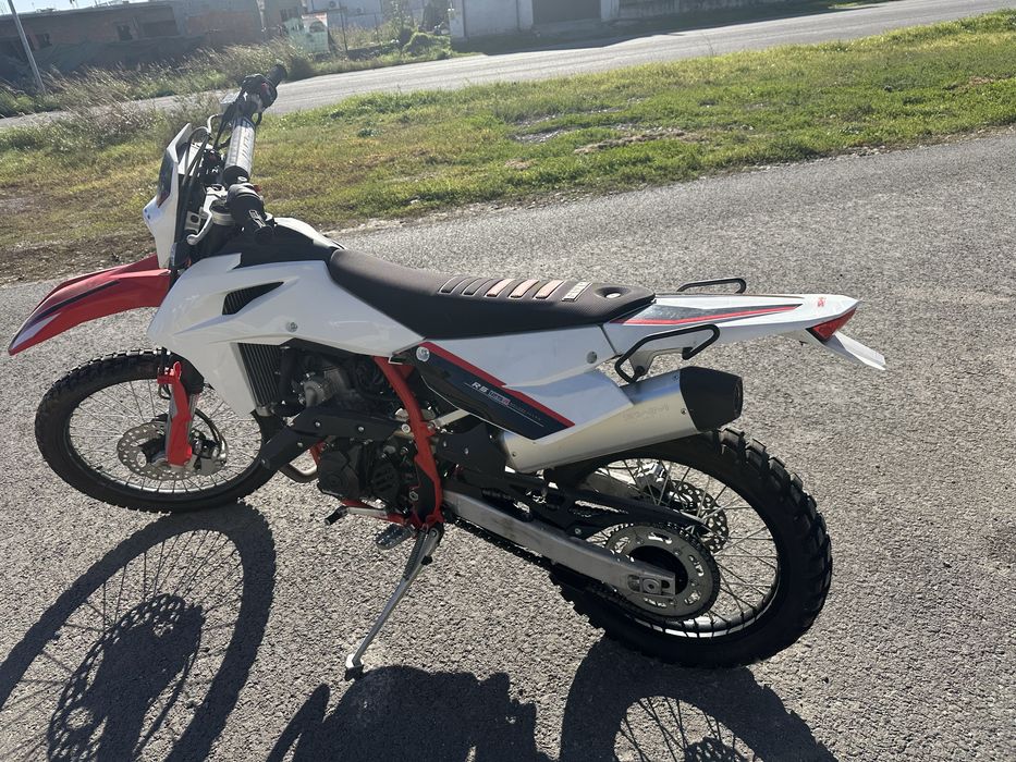 Swm rs 125 motocicleta enduro ( nu KTM, Gas gas, Yamaha, Kawasaki)
