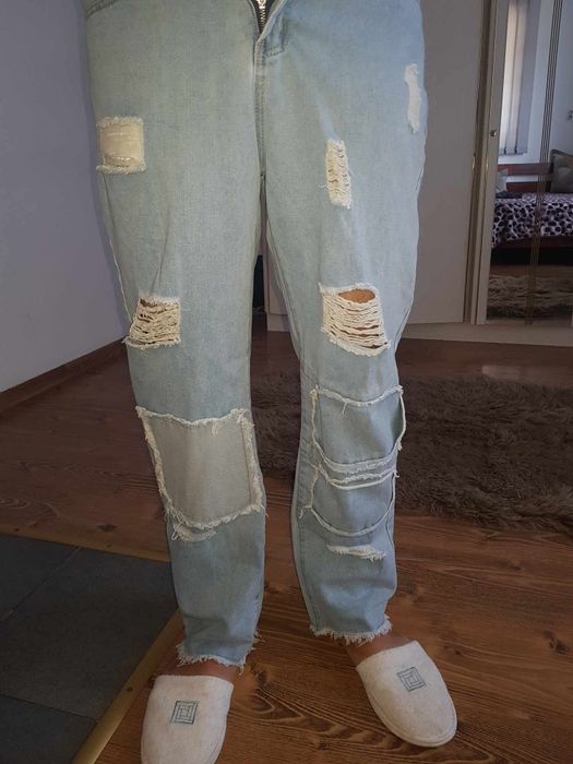 Blugi pentru adolescenți